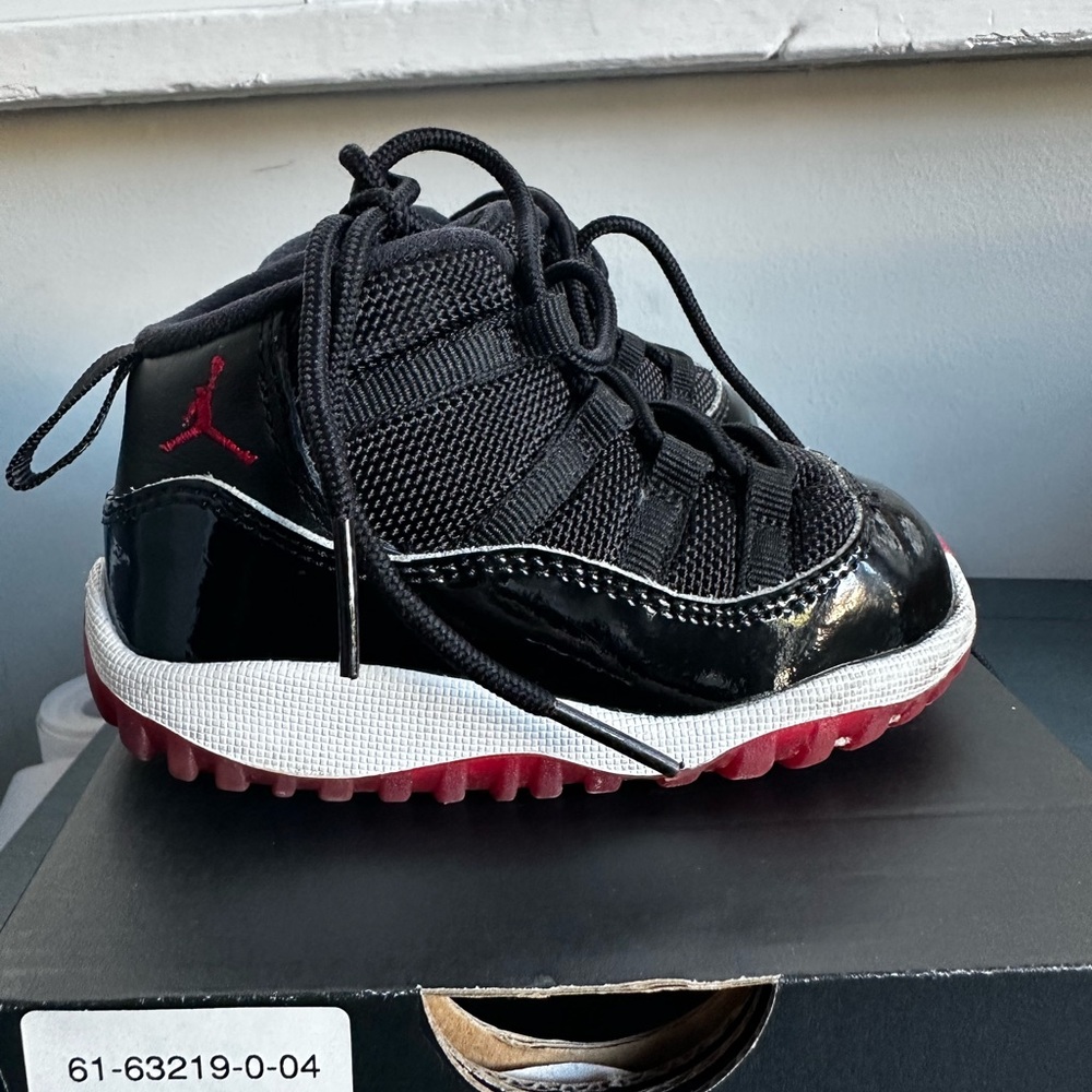Air Jordan 11 Retro Bred size 6C